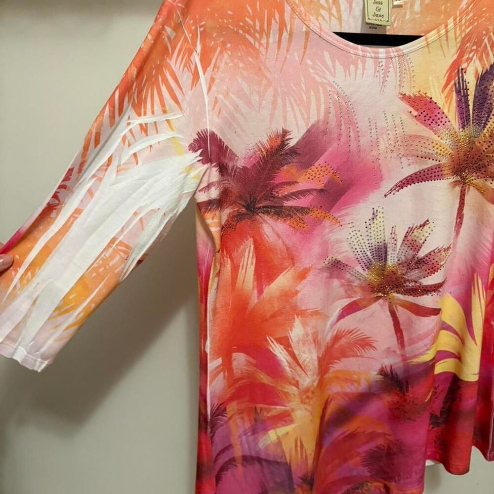 Jess & Jane Tropical Palm Print Asymmetrical Top | Rhinestone Detail | Size Medi - Picture 5 of 9